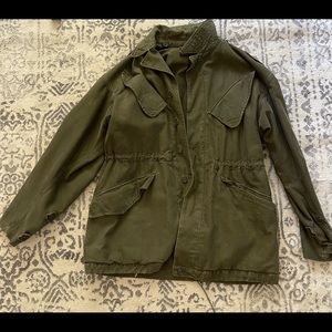 Army green vintage military jacket!